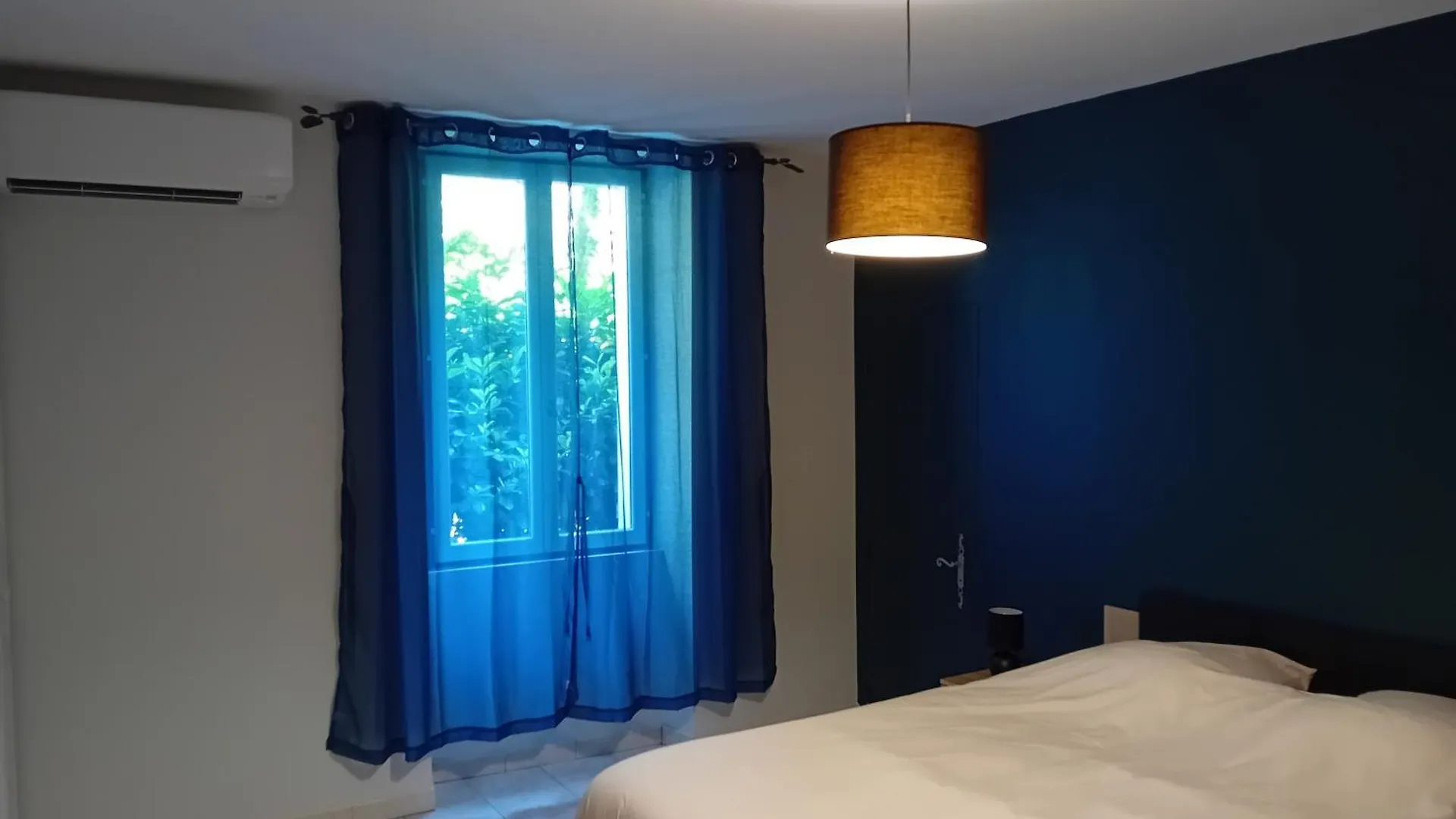 Gite A Partager Chambre Pour 1 A 2 Personnes Cruis Apartment